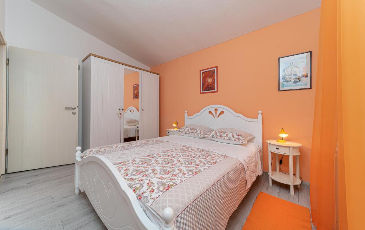Apartments Villa Lilla Baška Voda Esterno foto