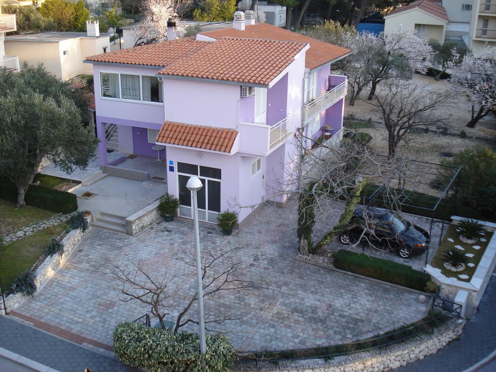 Apartments Villa Lilla Baška Voda Esterno foto