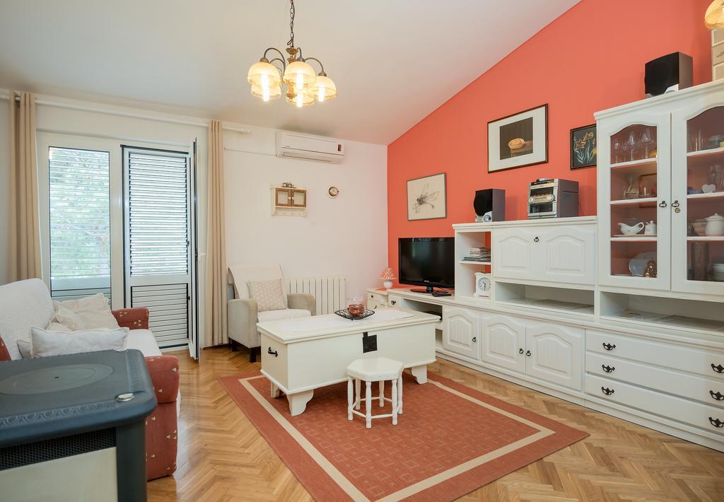 Apartments Villa Lilla Baška Voda Esterno foto