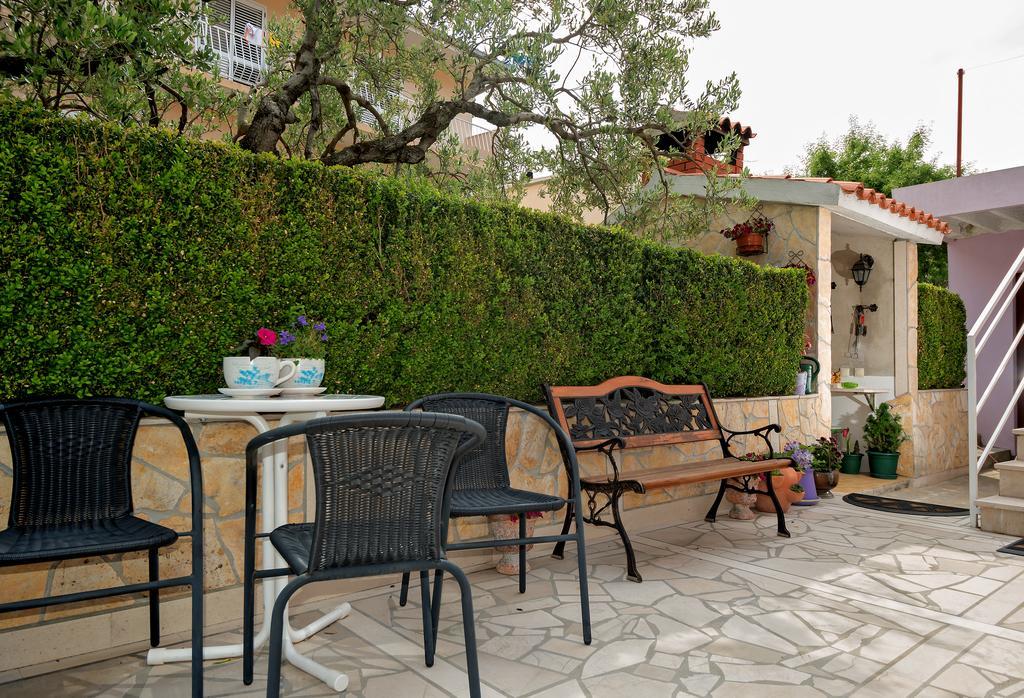 Apartments Villa Lilla Baška Voda Esterno foto