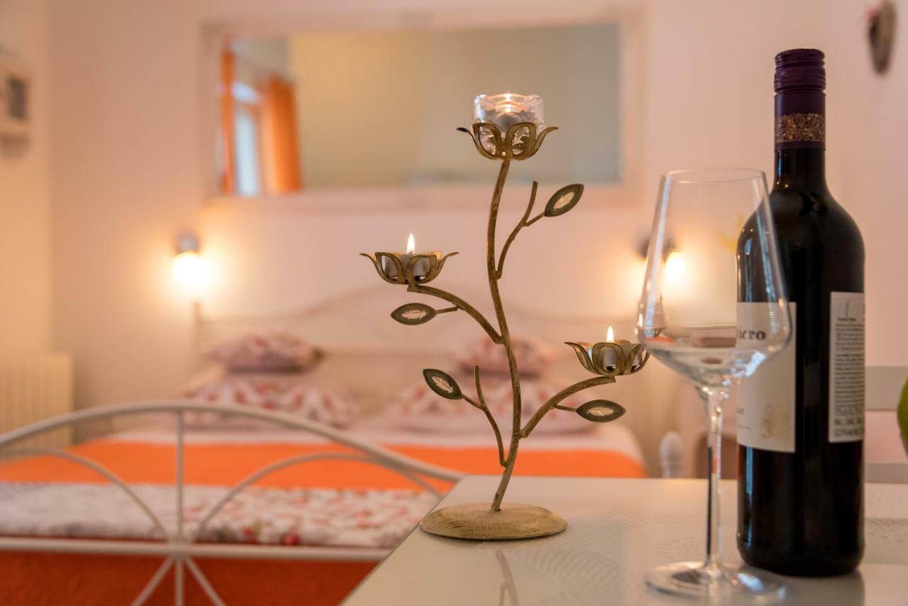 Apartments Villa Lilla Baška Voda Esterno foto